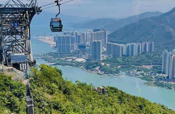 Private Lantau Tour: Crystal Cable Car & Dolphin Boat Ride