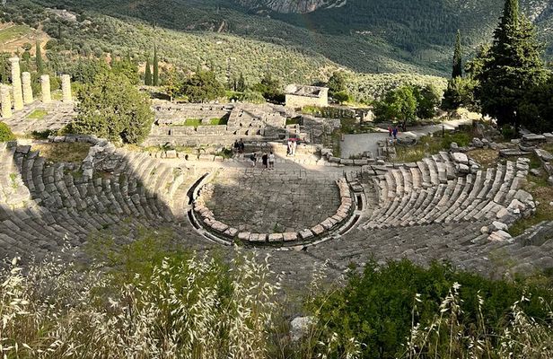 Delphi Historical Private Guided Tour & Thermopylae Hot Springs