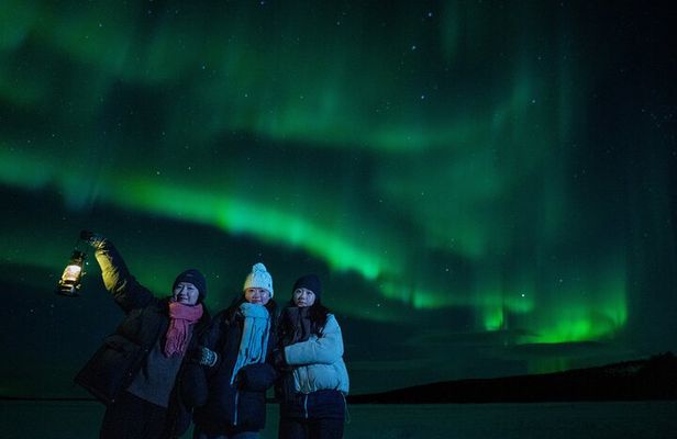 Rovaniemi Private Unlimited Range Northern Lights Hunt VIP Van