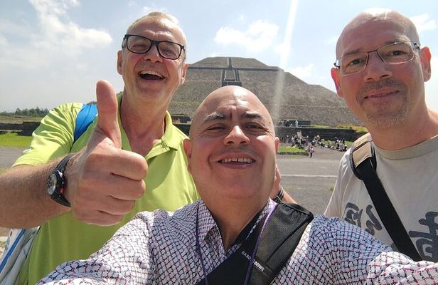 Premium Teotihuacan Pyramids Private Tour with Transportation