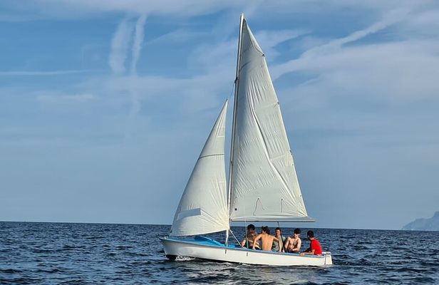Light Sailing Course in Alcudia with Wind Pirates