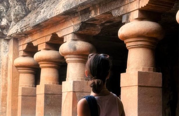 Private Elephanta Caves & Mumbai Sightseeing Tour with AC Car