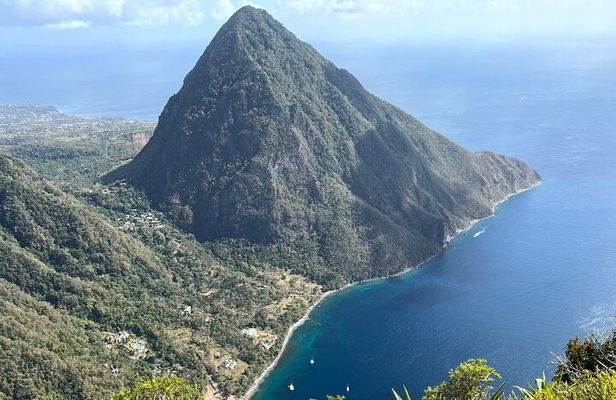 Piton Hike Tour