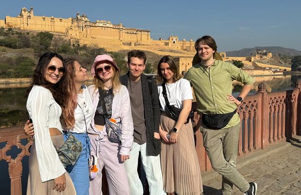 Jaipur: Full Day City Highlights Tour with Tour Guide