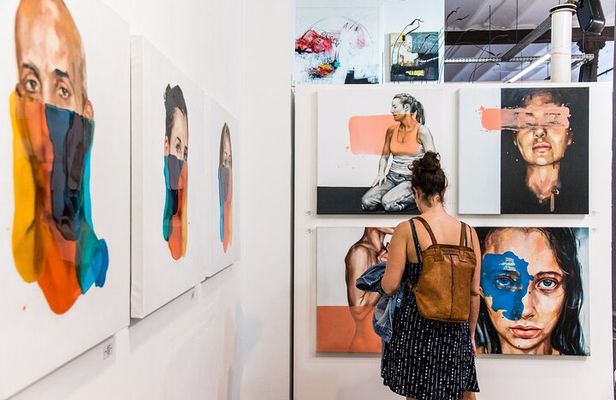 Private Gallery Walk in Barcelona’s Art District