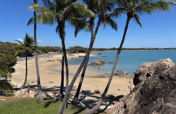 Airlie Beach: Beautiful Bowen Beaches Day Tour.