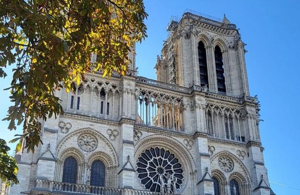Notre Dame Interior Small Group Guided Tour Max 5 Participants