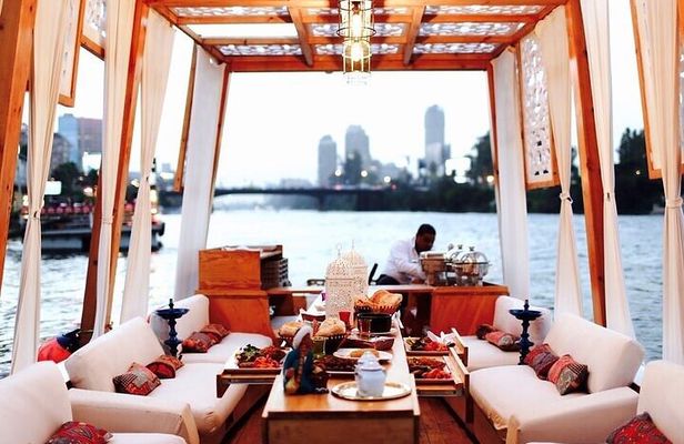 Nile River Lunch or Dinner Cruise in Luxor (private Tour)