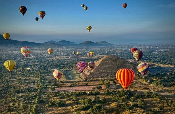 Balloon Flight + Breakfast in a cave + Pick up CDMX + Pyramids