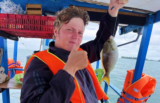 Private Fishing Experience in Phu Quoc with Seafood BBQ