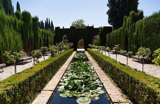 Alhambra Generalife with Audio Guide and Granada Panoramic Tour