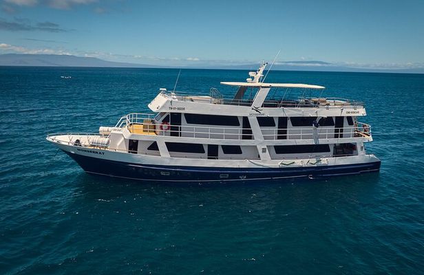 MONSERRAT GALAPAGOS YACHT ITINERARY A 5 Day Itinerary 
