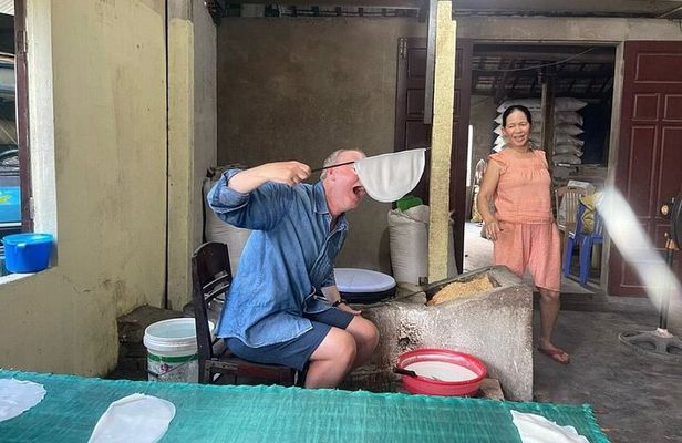 Hoi An Bike tour-Fishing net-Rice Wine-Noodle-wood carving-lunch 