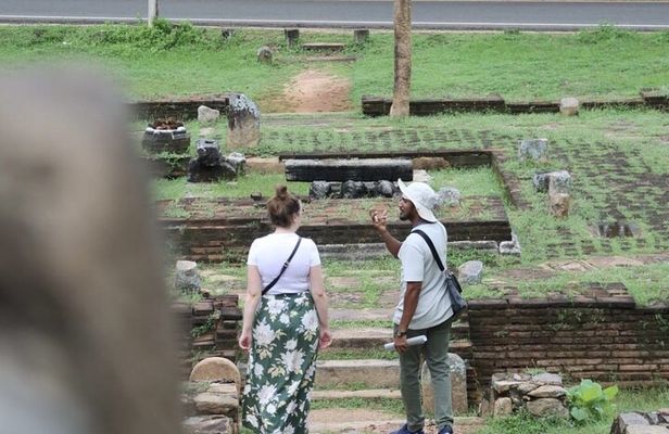 Anuradhapura Sacred City: Private Half a Day Guided Heritage Tour
