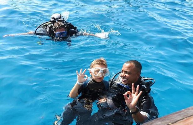 Two Scuba Diving for Beginner with Lunch and Transfer in Hurghada