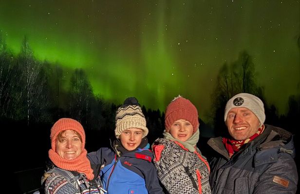 Family Friendly Northern Lights Tour in Rovaniemi