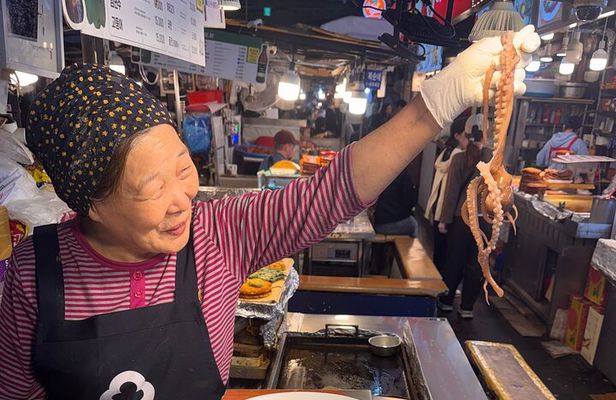 Real traditional market Dongmyo Flea & Gwangjang market tour