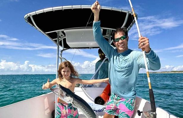 Half Day Pigs Turtles Reef and Ship Wreck Snorkeling 