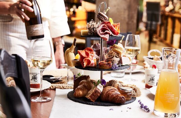 Immersive cellar tour - tasting and Alsatian brunch