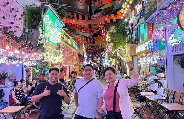 Hanoi Jeep Adventure: City Highlights, Backstreets & Train Street