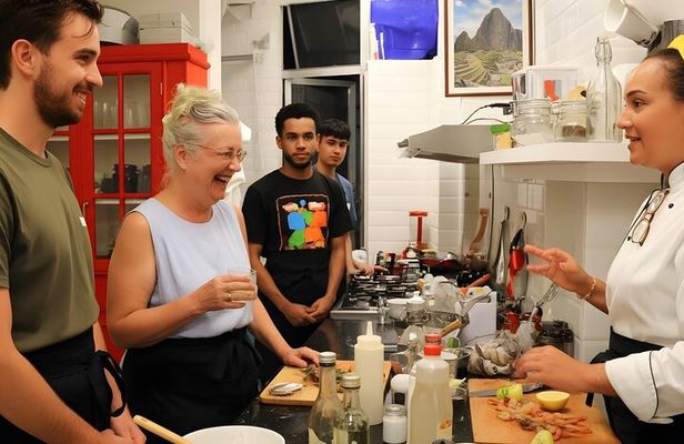 4h Cooking Class in Cartagena with 10 Recipes & Bottomless Drinks