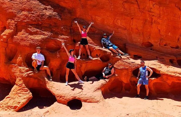From Las Vegas Valley of Fire Full Day Guided Tour with Lunch