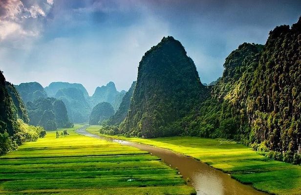 Ninh Binh Full Day Tour from Hanoi to Hoa Lu and Mua Cave 