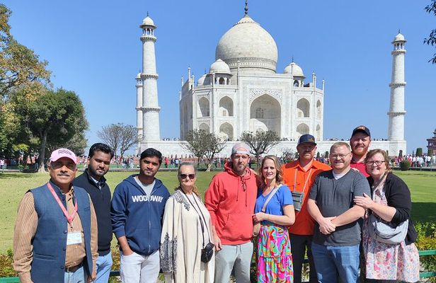 Taj Mahal Same Day Trip from Gatimaan Express Train from Delhi