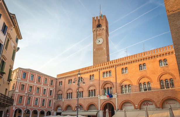 Tour in Treviso: between Tiramisu and history