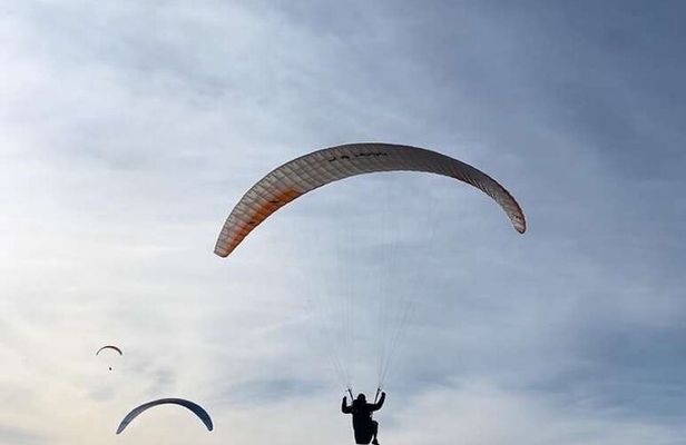 Marrakech: Atlas Mountains paragliding Tour