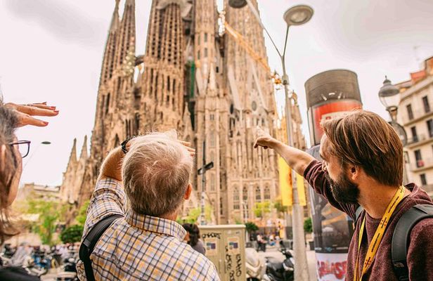Barcelona Highlights Sagrada Familia and Park Guell Semi-Private