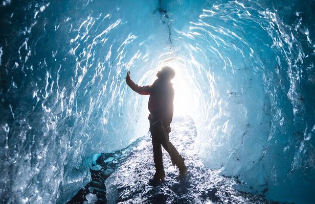 Skaftafell: Blue Ice Cave & Glacier Hike on Vatnajökull 