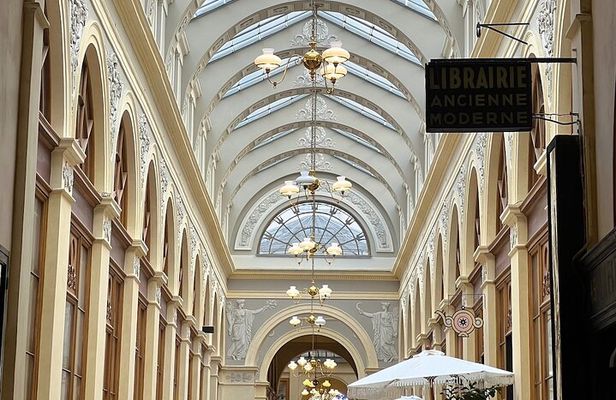Paris Covered and Secret Passages Tour