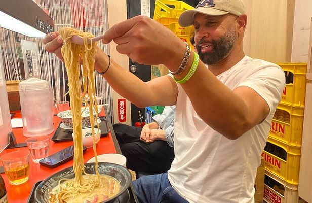 Shibuya Ramen Tasting Experience with Local Guide