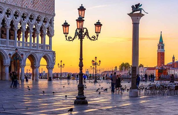 Venice Walking Tour: an Authentic View of a Magnificent City