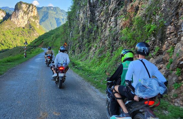 Ha Giang Loop 4 Day Tour with Extra Night and Pickup