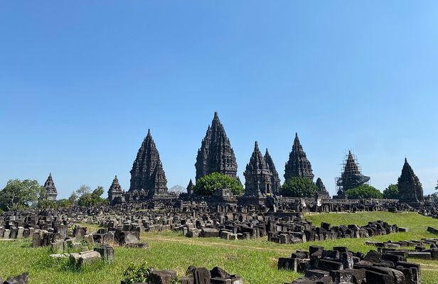 Borobudur-Prambanan-Bromo-Ijen Tours with Bali Transfer 4D3N