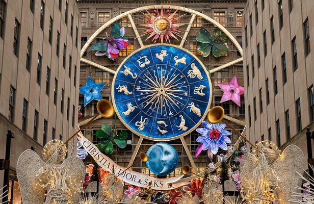 Christmas City Lights Walking Tour in New York