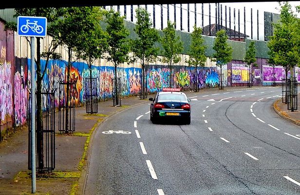 Belfast History Private Tour – Murals & Crumlin Gaol