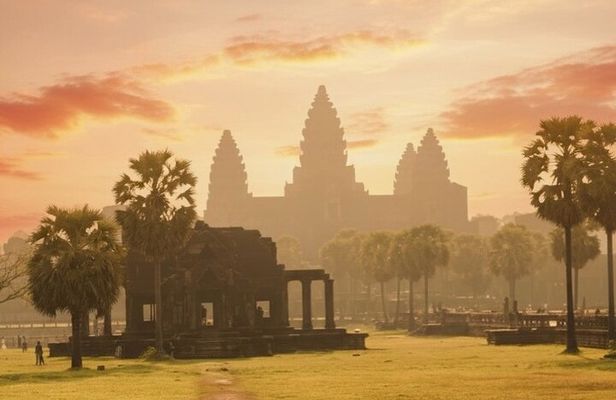 Angkor Wat Full-Day Private Tour – Bayon & Ta Prohm Highlights
