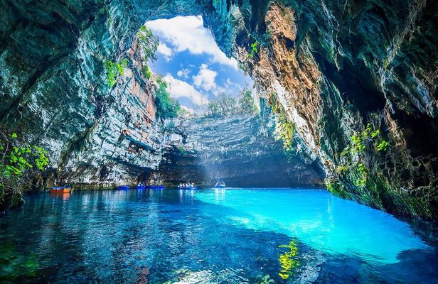 Kefalonia: Melissani, Drogarati & Beach Small-Group Tour