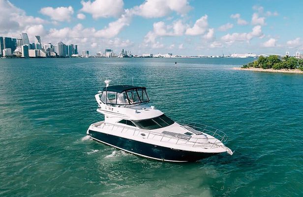 47ft + FREE HOUR | Miami Yacht Rental | 3 to 6 Hours | 13 People