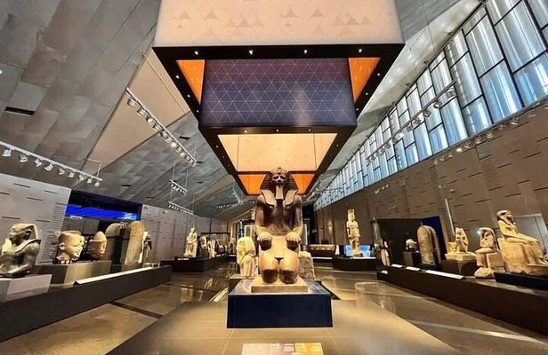 From Hurghada: Small Group Full-Day Tour to GEM & Giza Pyramids