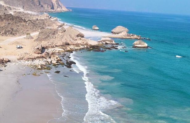 Salalah: Fazayah Beach, Blowholes & Coastal Cliffs - Private Tour