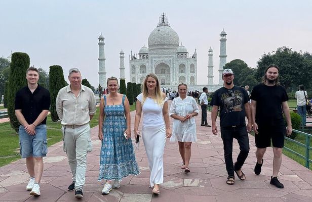 Taj Mahal and Agra Fort with 5*Star Lunch