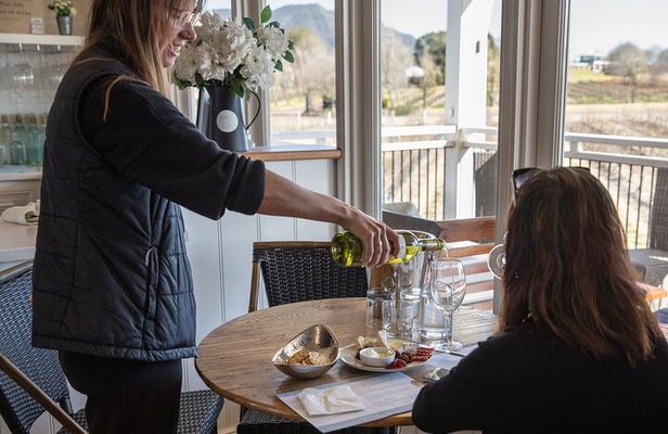 Sydney to Hunter Valley Wine Tour | Gin, Lunch, Chocolatier Visit