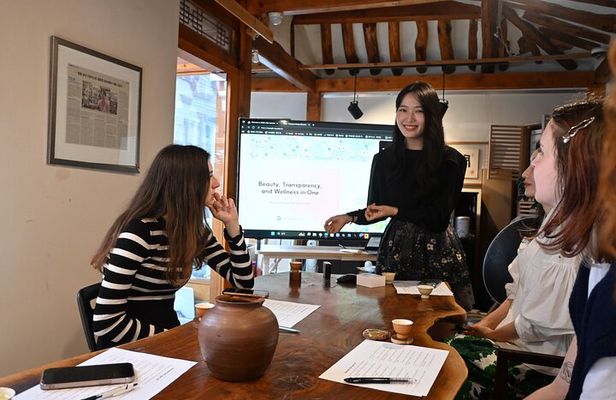 Afternoon in a Hanok Korean Tea and Natural Skincare Workshop