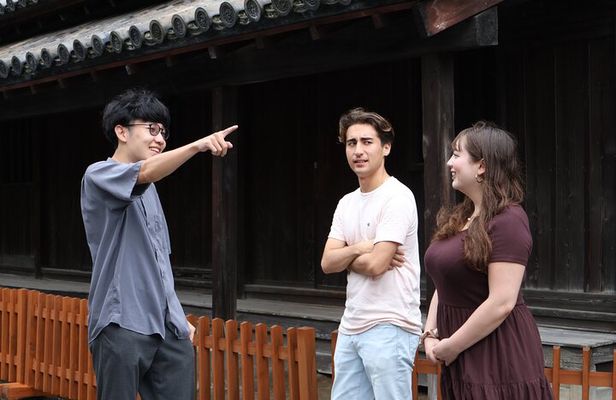 Tokyo: Private Yanaka District Local Gem Walking Tour