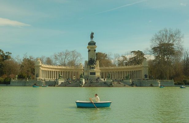 Exclusive 3-Hour Guided Tour of El Retiro Park