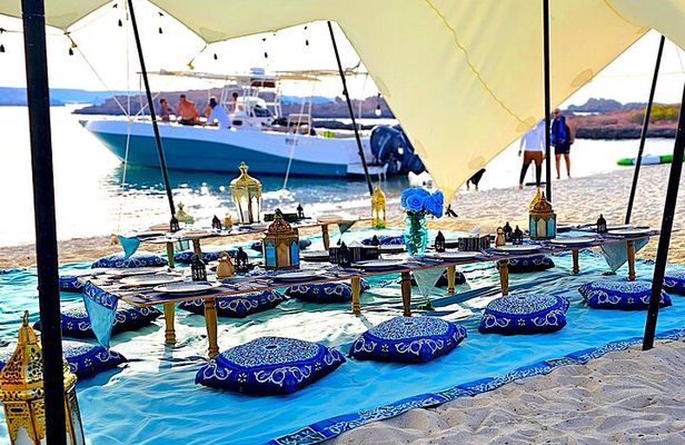 Private Full Day Dimaniyat Island Experience with Beach Barbecue